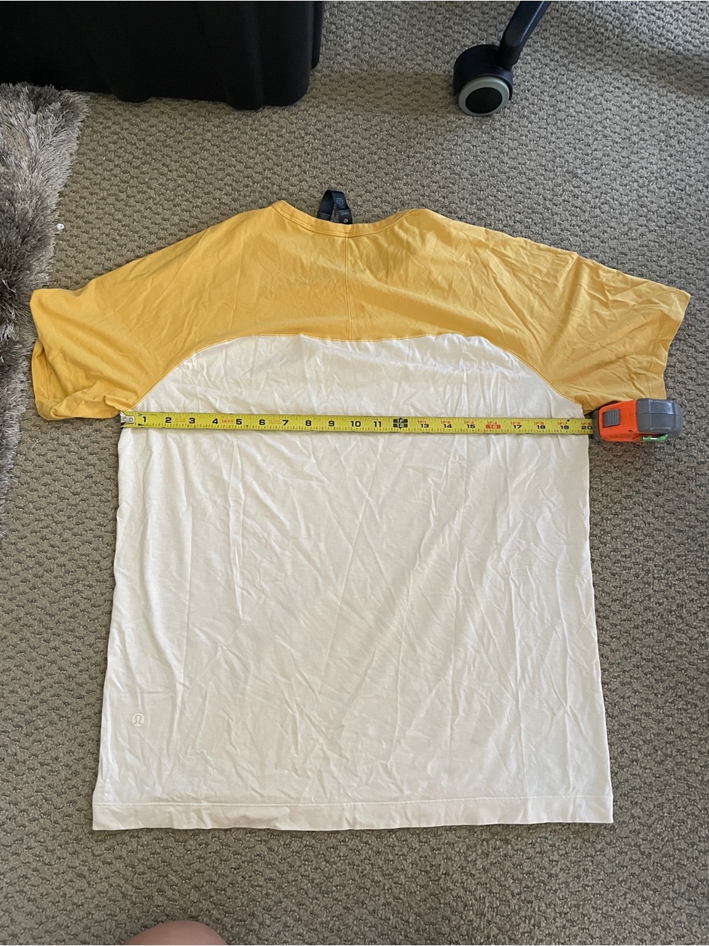 Lululemon men’s size M tee